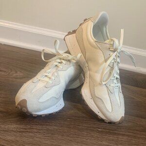 New Balance Women's 327 Shoes